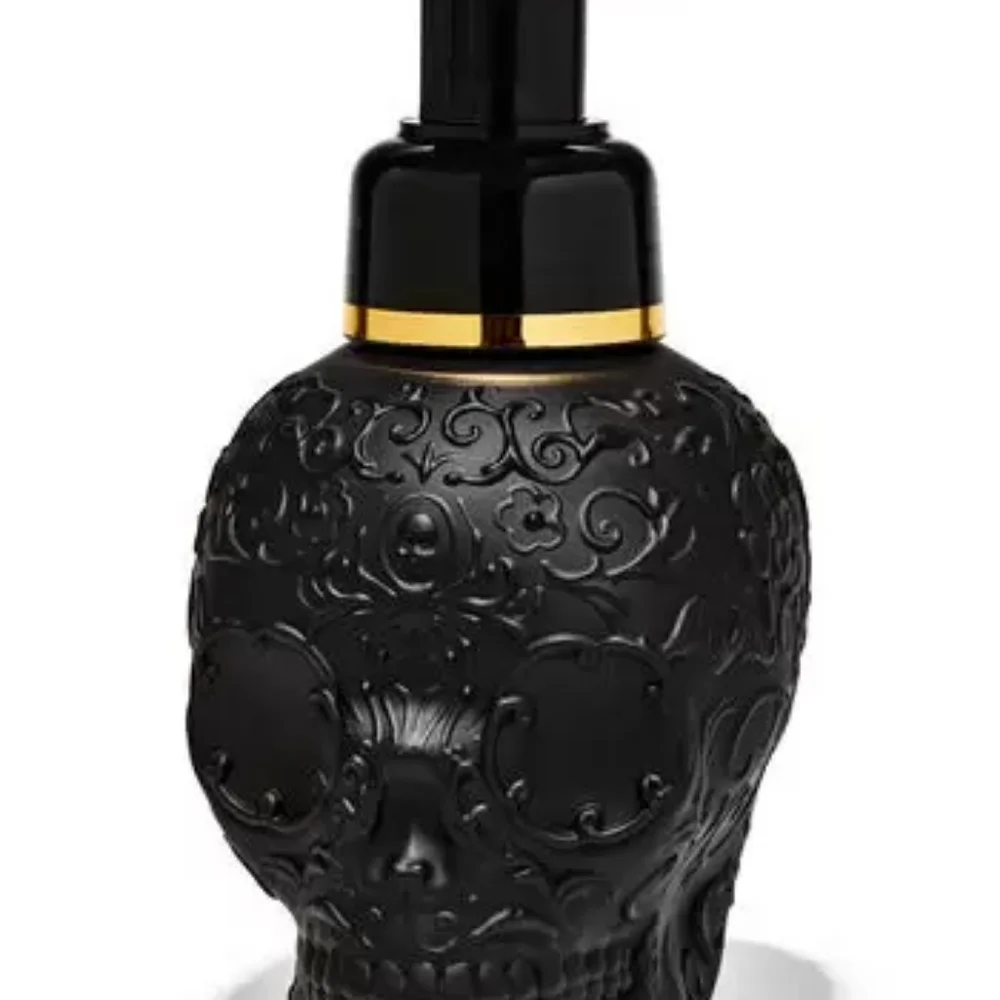 B&BW Vampire Blood Gentle  Foaming Hand Soap in Filigree Skull Soap Dispenser